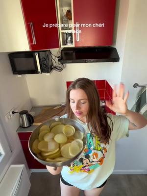A post by @jujulvdrr on TikTok caption: Mon bb est malade 🤢 le pauvre 🤍🤍🤍 @I$MO75 #fyp #pourtoi #recette 