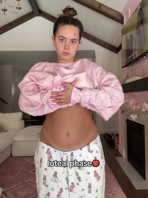 A post by @spencer.barbosa on TikTok caption: women’s bodies change soooo much throughout the month!!! it’s important to track ur cycle!!!! #girls #relatable #lutealphase #women #period 