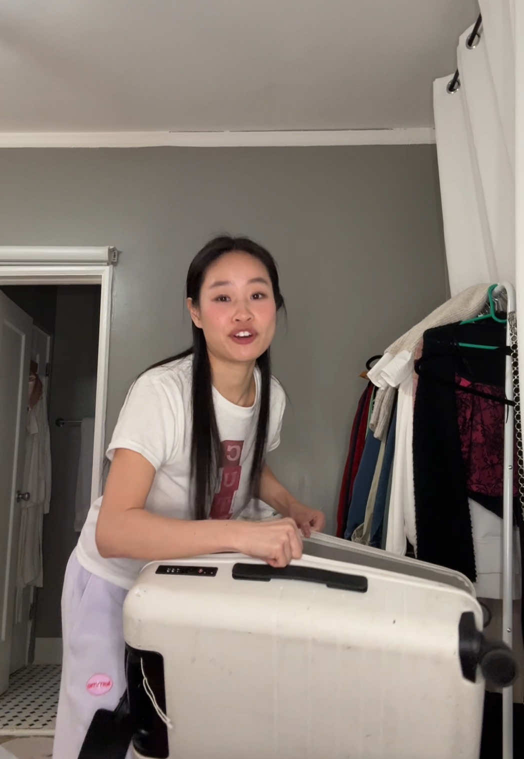 A post by @lizzymwong on TikTok caption: I’m really trying to squeeze in a nap before my flight 🥲 #packwithme #vacation #riveramaya #mexico #nosleep 