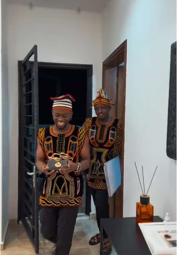 A post by @houseofchallenge on TikTok caption: La House of Challenge – Édition Spéciale Célébrité touche à sa fin, et quelle aventure ce fut ! Après des semaines d’émotions intenses, de défis relevés avec courage et de moments inoubliables partagés, cette édition spéciale s’achève en beauté. Une compétition unique en son genre, portée par des personnalités exceptionnelles venues des quatre coins du continent, qui ont su allier charisme, détermination et esprit de compétition. Félicitations au Togo et à @tv7_donné  pour cette magnifique victoire ! Une victoire amplement méritée, fruit d’un engagement sans faille, d’un esprit d’équipe remarquable et d’une volonté de se surpasser à chaque instant. Vous avez su porter haut les couleurs de votre pays, avec fierté et élégance. Un immense bravo également à tous les VIP qui ont participé à cette aventure hors du commun. Grâce à vous, cette édition a été plus qu’un simple challenge : une véritable leçon d’humanité, de persévérance et de solidarité. Et comment ne pas saluer la bravoure de la représentante du @Mame bousso❤️ Sénégal, qui a fait preuve d’une force incroyable, d’un mental d’acier et d’un cœur immense ? Elle n’a pas démérité, bien au contraire — elle a marqué les esprits par sa prestance, son courage et sa détermination jusqu’au bout. Merci à tous ceux qui ont contribué à faire de cette édition un moment d’exception : les organisateurs, les partenaires, les équipes techniques, et bien sûr, le public, toujours fidèle et engagé. La House of Challenge – Édition Célébrité s’achève, mais les souvenirs, eux, resteront gravés à jamais. Rendez-vous très bientôt pour de nouvelles aventures encore plus grandioses !