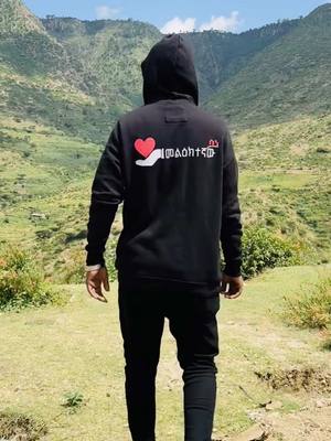 A post by @melektegnaw_ on TikTok caption: ችግር ግን አይኑ ይጥፋ አይታችሁ ሼር ማድረጋችሁም እርዳታ ነው