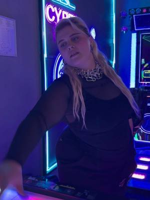 A post by @bigmamaalmic on TikTok caption: È USCITA SAN JUNIPEROOO🥹🦍🦍🦍🦍 #NewMusic 