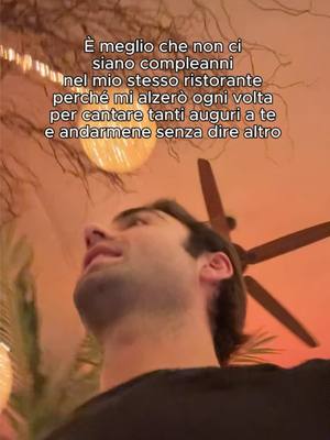 A post by @mattovarini on TikTok caption: Non capisco perché non lo fanno tutti !!! #filmmentali #compleanno #imbarazzo #ansiasociale #ridere #mattovarini #perte #tantiauguri #davedere #dietrolequinte 