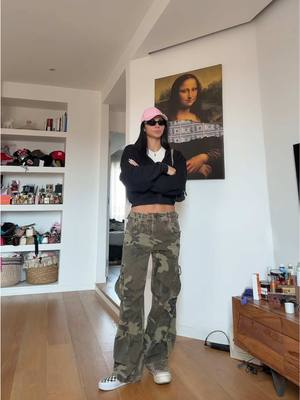 A post by @iolandadibattista on TikTok caption: Un po’ di look da giorno 