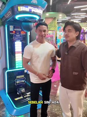 A post by @initehsalehcurik_ on TikTok caption: @OTOT KERING🇮🇩 lemah dia tu sebenarnya #sarikers #fyp 