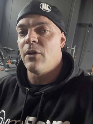 A post by @dannylazzarin on TikTok caption: #gymtok #palestra 💪🏻❤️