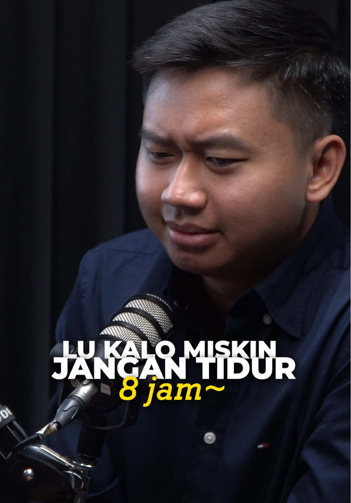 A post by @callmerichs on TikTok caption: Orang miskin ga boleh tidur lebih dari 6 jam? 