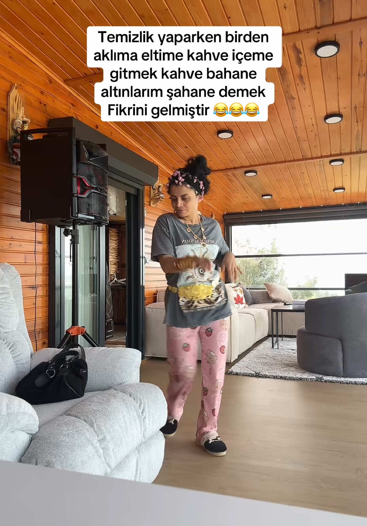 A post by @yasemin.serkan35 on TikTok caption: Kahve bahane elti çatlatmak şahane😂😂😂
