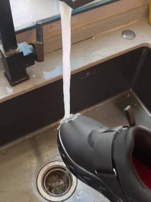 A post by @berdievgabinii on TikTok caption: #tiktokshop #springtok #shoes #menshoes #womenshoes #waterproofshoes 