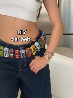 A post by @semiraminta on TikTok caption: Oyuncak arabalardan kemer yaptım🏎️ beğendiniz mi?🥰 #diy 