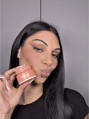 A post by @iolandadibattista on TikTok caption: Soft glam w @NABLA Cosmetics  🍑🧡 •⁠  ⁠Viper Lip Mask Peach'n Apricot •⁠  ⁠Liberty x System Eyeshadows: Mushroom, Liquor, Brown sugar, Oud •⁠  ⁠Mascara Vicious •⁠  ⁠Cupid's Arrow #9#9appuccino, #1#13auve #a#advN#NABLAN#NablaCosmetics