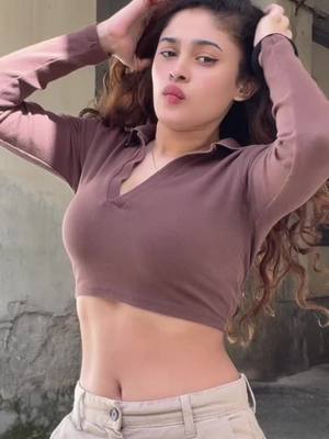 A post by @sachi_gurl09 on TikTok caption: ඒ කිව් වදන් සිත මත් කලා....😭❤️✨#sachigurl🧚‍♀️ #tiktok #trending ##fyp #viral_video #srilanka #italy🇮🇹 #onemillionaudition #400k #10M #onthisday 