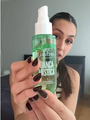A post by @federica.scagnetti on TikTok caption: sono uscite le 3 nuove mist in edizione limitata di @Sol de Janeiro 💚🩷💙  vi giuro che dovete provare la combo “dança mistica” + cheirose 62  ✨IO LA AMO✨  le trovi da @Douglas Italia  adv 