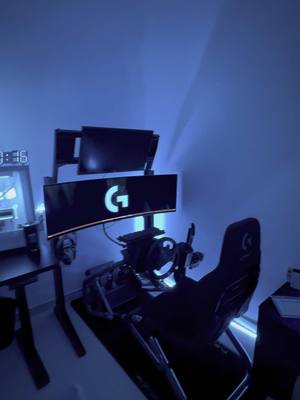 A post by @thewalkinkdad on TikTok caption: À force d’acheter du Logitech… j’ai carrément fini par faire un setup 100 % chez eux.” Maintenant j’ai même un code promo « Thewalkinkdead » à mon nom sur leur site. ”-10 % sur tout, juste avec mon lien en BlO.” Profitez-en, je sais que vous êtes nombreux à kiffer leurs produits autant que moi.  @Logitech G #logitechg 