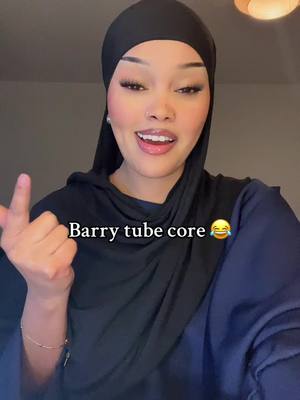 A post by @qalbarry on TikTok caption: ‏أكيد أبوي باعني لانه ما مني فايدة🤣💔##barrytube##qalbi