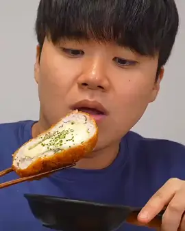 A post by @mukbangf4 on TikTok caption: Mukbang #mukbang #mukbangeatingshow #food #eat #eating #fyp #foryou #foryourpage #foryoupage #foodie #foodasmr #asmr #tasty #yummy #delicious  