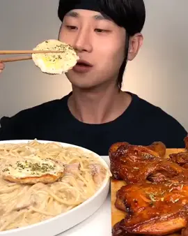 A post by @mukbangf4 on TikTok caption: Mukbang #mukbang #mukbangeatingshow #food #eat #eating #fyp #foryou #foryourpage #foryoupage #foodie #foodasmr #asmr #tasty #yummy #delicious  
