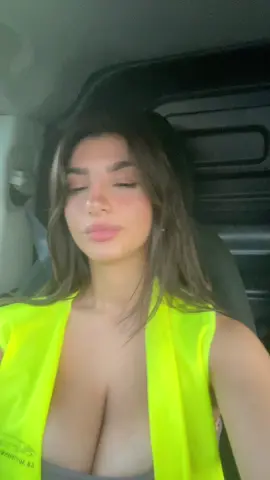 A post by @corridaika on TikTok caption: 4 occhi