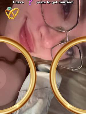 A post by @candyrobbs on TikTok caption: Bueno quien viene a casarse conmigo? 🫦
