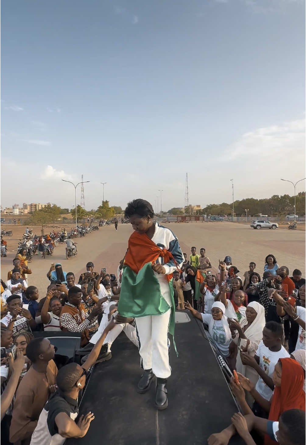 A post by @houseofchallenge on TikTok caption: Merci au Burkina pour l’accueil réservé à leur candidate 🙏🏼❤️