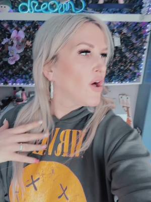 A post by @that.funny.mama on TikTok caption: #hairrransformation 