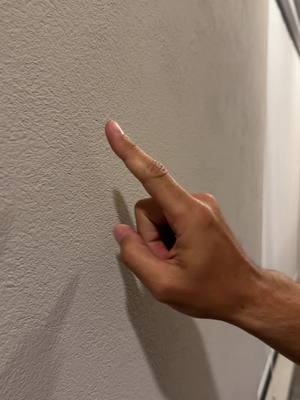 A post by @rondamichael on TikTok caption: Hahahaha comoooo creeeeeeeeees !!! 100 millón es de likes y lo hago ! 