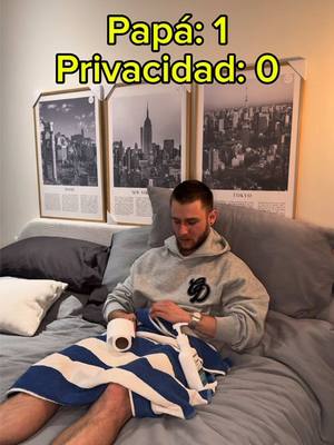 A post by @nosoychaparro on TikTok caption: No tengo privacidad… tampoco papá 🫣😂 #comedia #humor #papa 