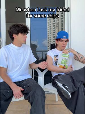 A post by @brentrivera on TikTok caption: Yo cuando le pido a mi amigo algunas papas fritas @eatlevels @Carlos Alberto Fuentes 