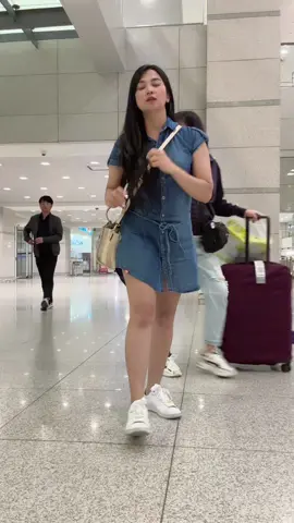 A post by @eyes0227reyes on TikTok caption: #애교살필터 