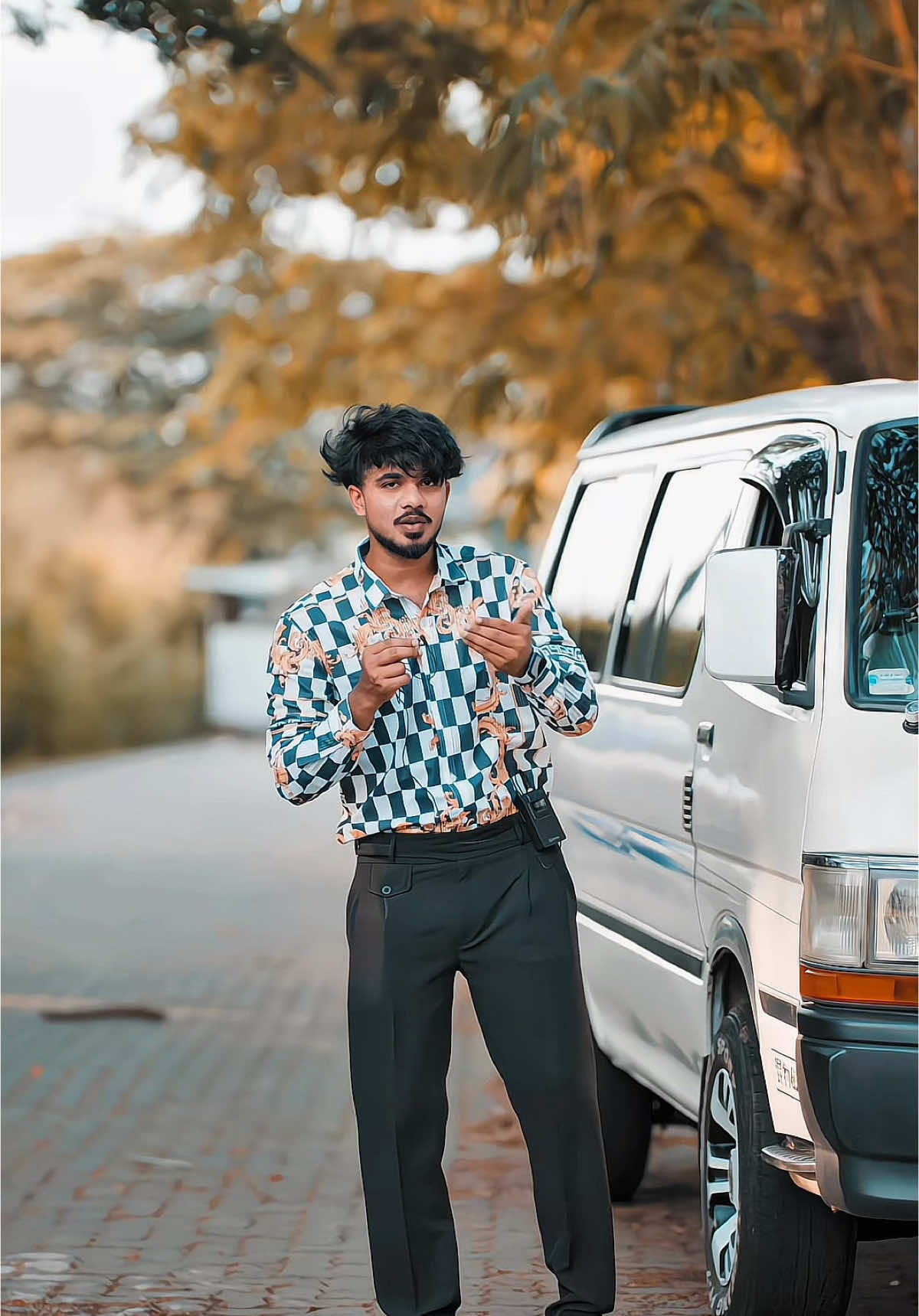 A post by @zayn_inzi on TikTok caption: Any shoots for 30% offer 🚨#colombo #srilanka #color_grading #offer #trending #dji 