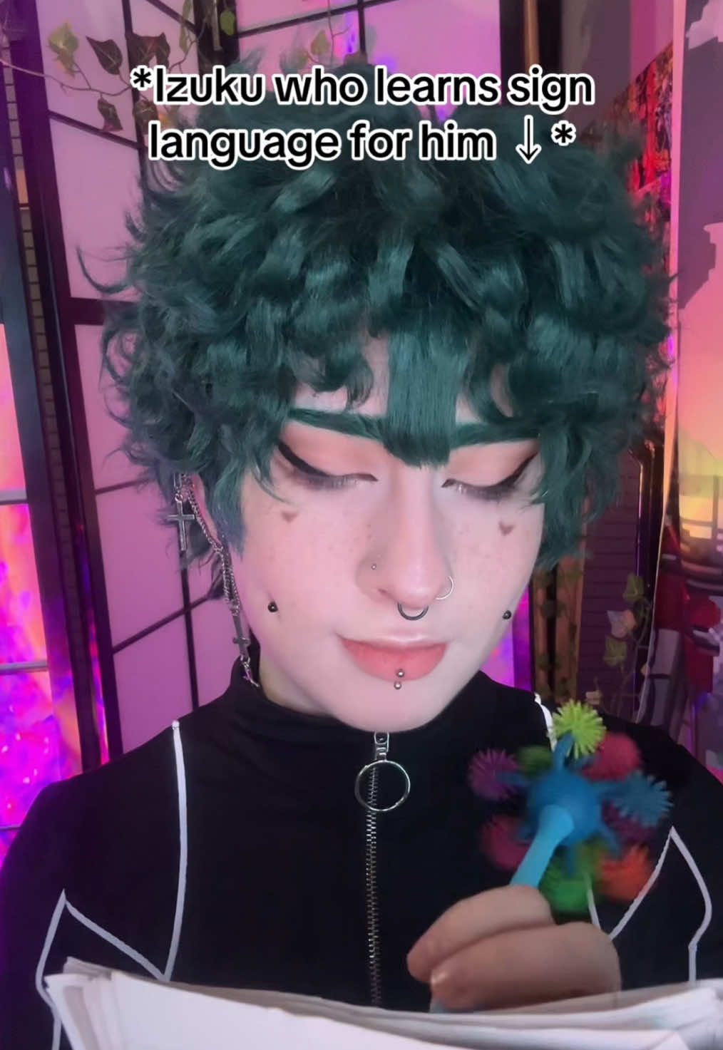 A post by @seneko on TikTok caption: I'll never get tired of this trope. (Pls tell me if I signed it wrong or something!) #bakugoucosplay  #dekucosplay #bakudeku #mhacosplay #bnhacosplay 