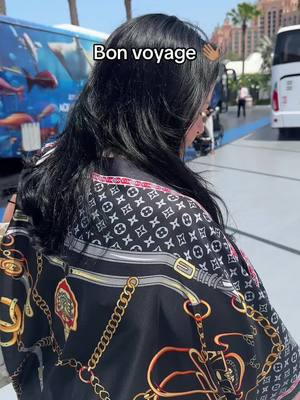 A post by @thewalkinkdead_life on TikTok caption: Story sur lnsta thewalkinkdead ✌🏽 @𝑻𝒉𝒆𝑾𝒂𝒍𝒌𝑰𝒏𝒌𝑴𝒖𝒎 #voyage 