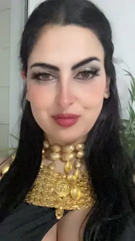 A post by @rayna.angelova on TikTok caption: #capcut😘😌