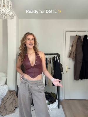 A post by @ieresh on TikTok caption: AAA ZIN IN 🥰🥰🥰 wie komt vandaag / morgen? :) #dgtl #amsterdam #fy 