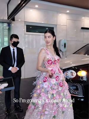 A post by @aonsomrutai on TikTok caption: Let's go to see my friend today✨💖   @wosado52  #aonsomrutai #ออนสมฤทัย #thankyoukateyki #billionaire #luxurylife #wosado #wosadothailand #wosadoขนตาแม่เหล็ก