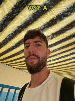 A post by @carliyoelnervio on TikTok caption: Tengo que volver a la ciudad de mi abuelo porque todavía no conozco Melilla!! #carliyoelnervio 