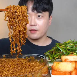 A post by @mukbangf4 on TikTok caption: Mukbang #mukbang #mukbangeatingshow #food #eat #eating #fyp #foryou #foryourpage #foryoupage #foodie #foodasmr #asmr #tasty #yummy #delicious  