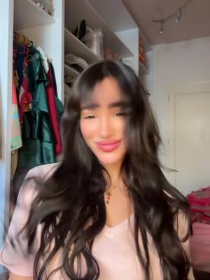 A post by @leahh on TikTok caption: ساعتين ب٤٥ ثانية😂🎀💕