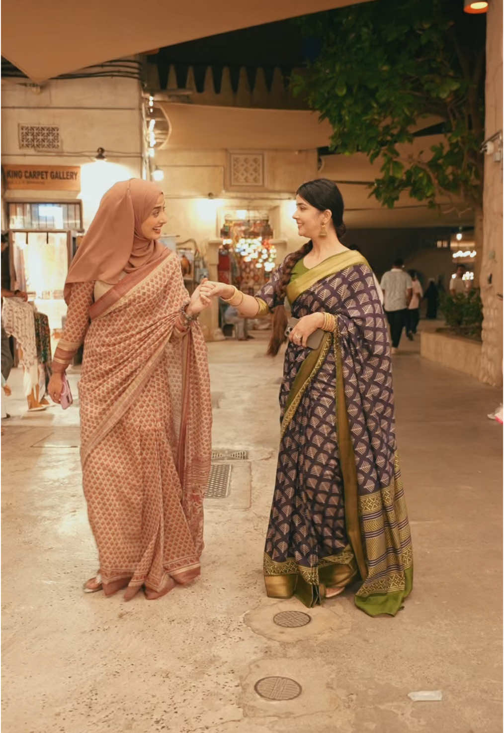 A post by @faryal_fairyyy on TikTok caption: Me tum or 2 cup chay ☕️👭 #faryalfairyyy #foryou #friends 