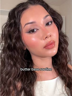 A post by @nazliayunus on TikTok caption: Replying to @coorsbanquetbaby the exact buttery & dewy base routine from this video! I can film step by step if needed ❤️ @Innisfree US @dermalogica @Huda @makeupbymario #makeuptutorial #dewymakeup #dewyskin #buttermakeup #dewybase #glowyskin #glowymakeup #flawlessbase #naturalmakeup #glassskin #glassskinroutine #makeuproutine 