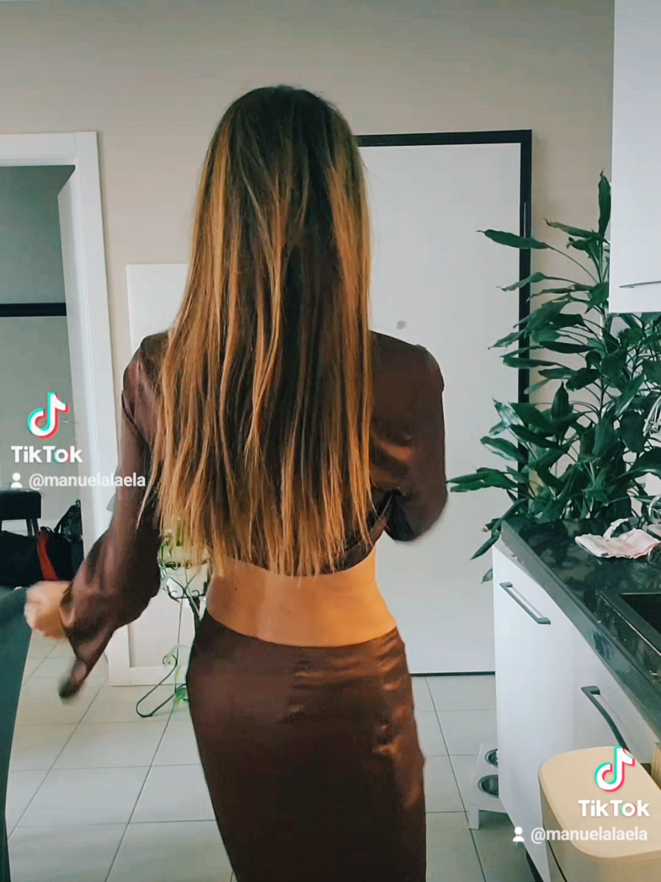 A post by @manuelalaela on TikTok caption: #io #viral_video #tik_tokviralvideo #tik_tok #fypage 