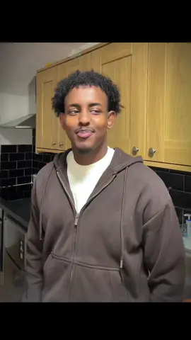 A post by @zamiirbulshaawi on TikTok caption: Jacyl aadban kgu bahnahayee😎❤️#zamiirbulshaawi#somaligirls#foryoupageofficial#dublin#nairobi#somali#puntlander🇸🇱 