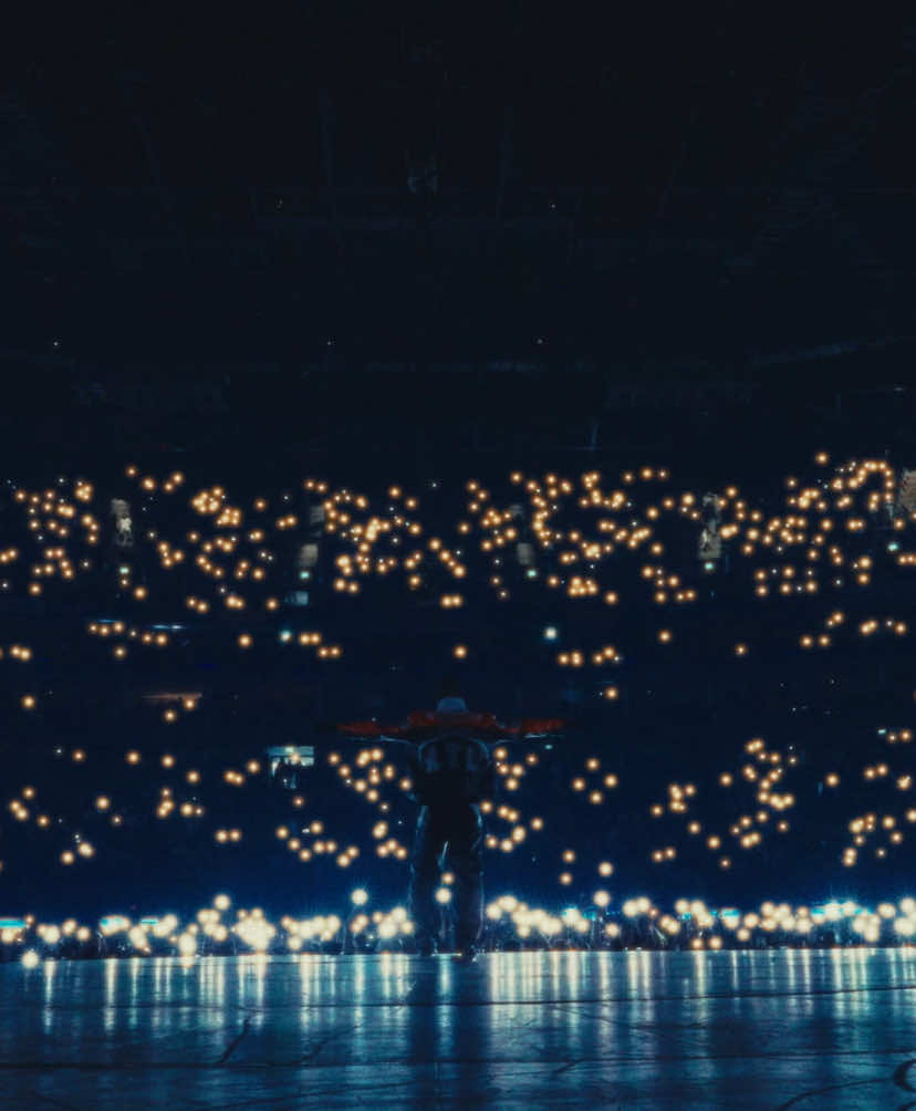 A post by @usher on TikTok caption: Je t’aime Paris ! À la prochaine. 🇫🇷 Abu Dhabi see U soon! ⏪▶️⏩ #usher #usherraymond #concerts 
