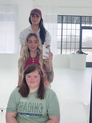 A post by @sar_carolyn on TikTok caption: The best we could do🤣❤️ #family #girlfriend #sister 
