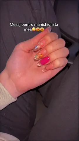 A post by @andre.eeaaa_17 on TikTok caption: #fouryoupage #viral_video #teiubesc❤️ #foruyou #manichiuristadedicată @Laura Ion 