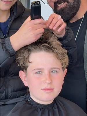 A post by @ali.friseurr on TikTok caption: #tutorial #hair #cut  was findest du besser kurz oder lang? 