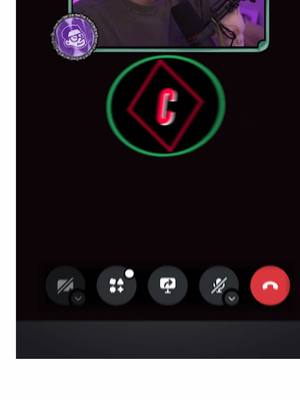 A post by @elmarianaa on TikTok caption: Como que trae con que?😦 #humor #elmariana