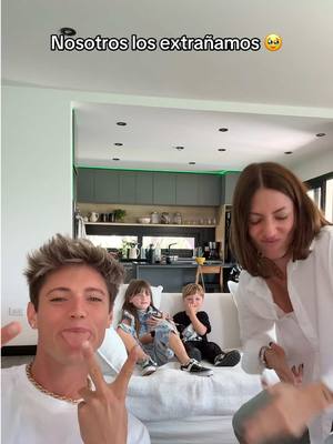 A post by @lionelferro on TikTok caption: Cuando están tranquilos nosotros los extrañamos 😝 #parati @Amira Chediak @Roma Ferro @donatoferro 