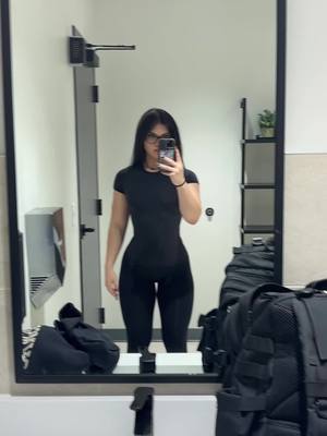 A post by @nataliluvr on TikTok caption: @Gymshark sale live 50% off + 10% off w code “Luvr” #gym #gymtok #foryou #gymshark #fortnite 