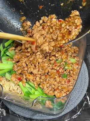 A post by @meiqueen111 on TikTok caption: មិចហើយជវិត#foryoupage❤️ #food #cambodia 